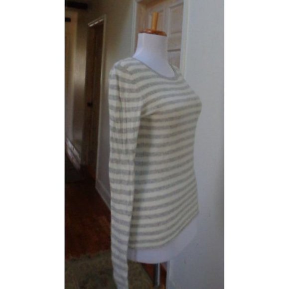 OLD NAVY100% Cashmere Crewneck Sweater Size S - Picture 3 of 9